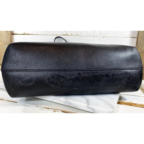 Fendi Textured Leather Logo Shopping Tote & Detachable Pouch - Picture 13 of 16